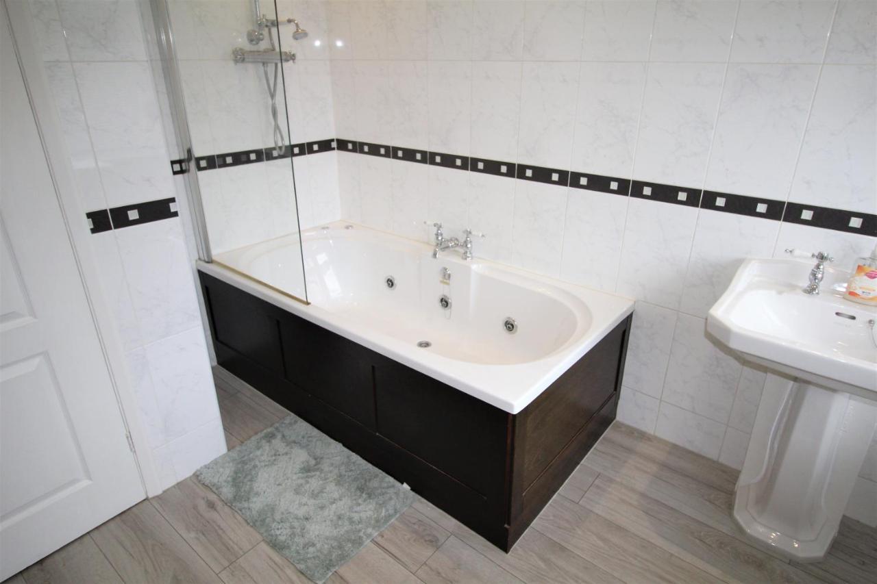 Whitley Bay - Sleeps 6 - Refurbished Throughout - Fast Wifi - Dogs Welcome Extérieur photo